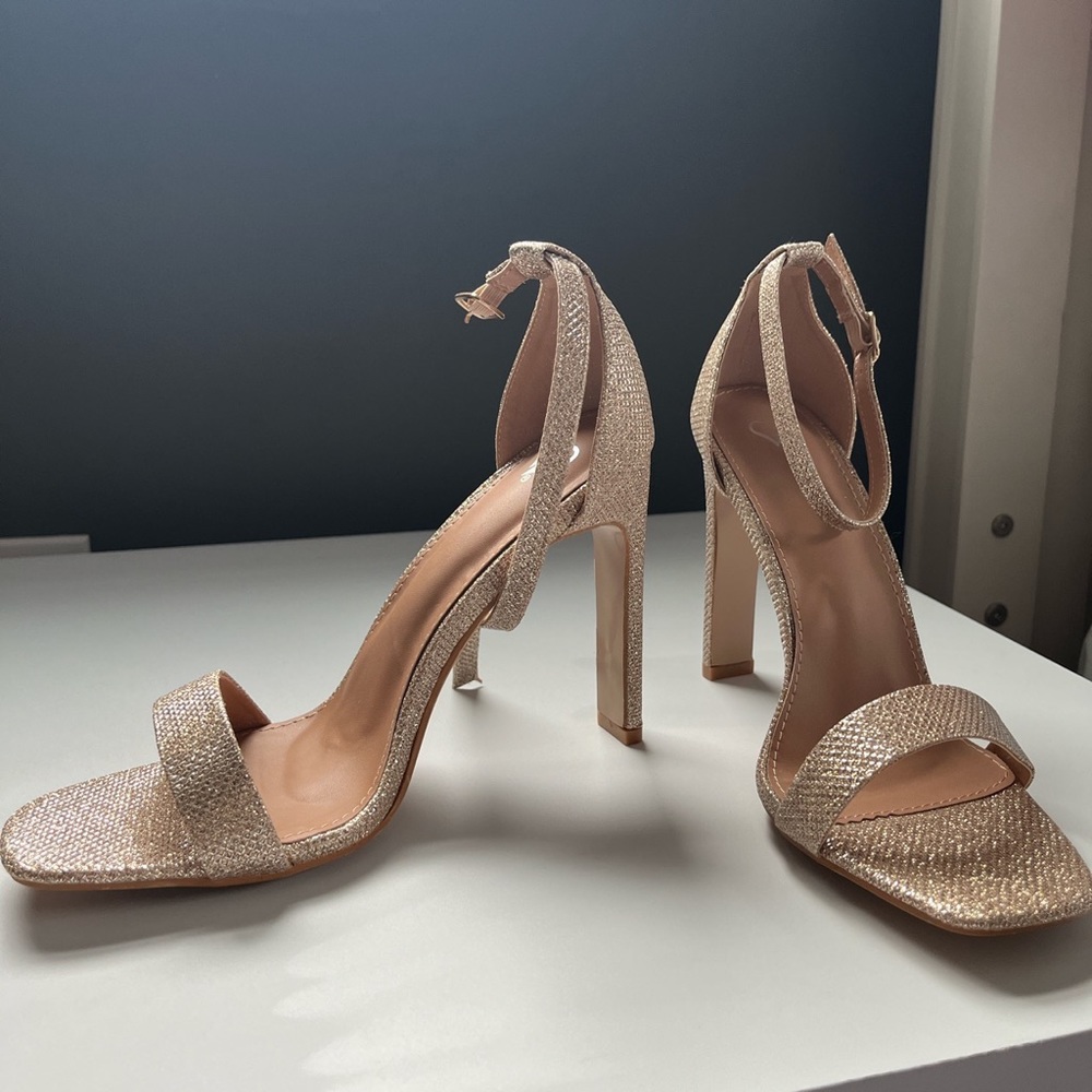 brand new gold heels, perfect for prom;never worn